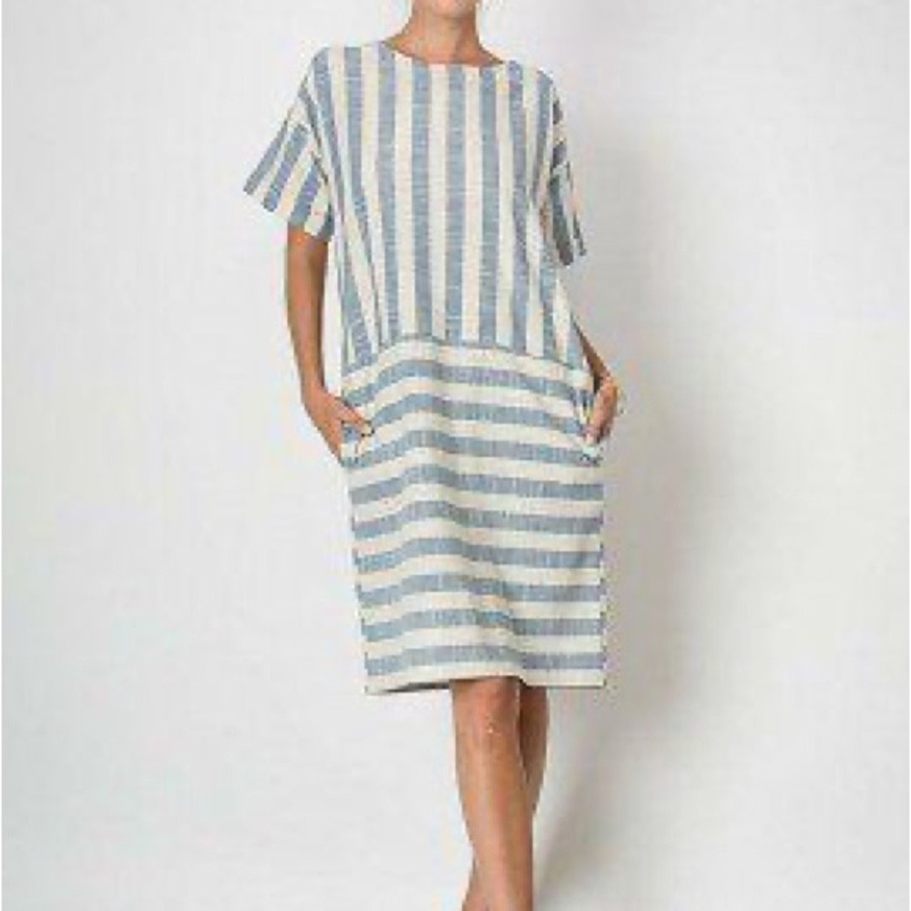 100% Cotton Blue/ White short-sleeved, striped, block-patterned shift dress Sz L
